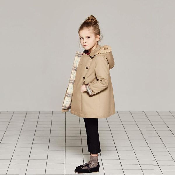 autumn / winter 2021 new children's wear girls' cotton windbreaker british medium long windproof warm coat plush hat detachable, Blue;gray
autumn / winter 2021 new children's wear girls' cotton windbreaker british medium long windproof warm coat plush hat detachable, Blue;gray