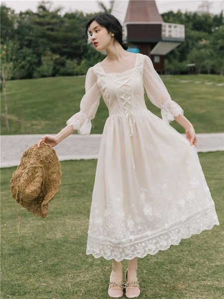2021 retro square collar collect waist three-quarter sleeve women lace long gauze dress gd269, Black;gray
2021 retro square collar collect waist three-quarter sleeve women lace long gauze dress gd269, Black;gray