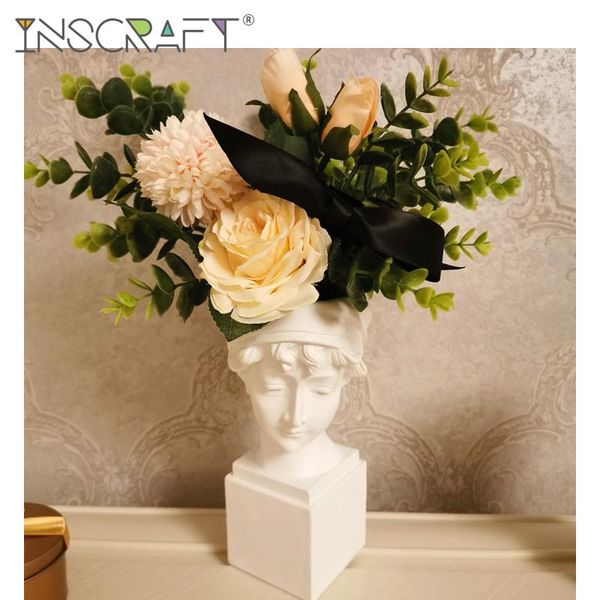 chic resin sculpture flower vase artist statue makeup brush holder deskpen pencil cup
chic resin sculpture flower vase artist statue makeup brush holder deskpen pencil cup