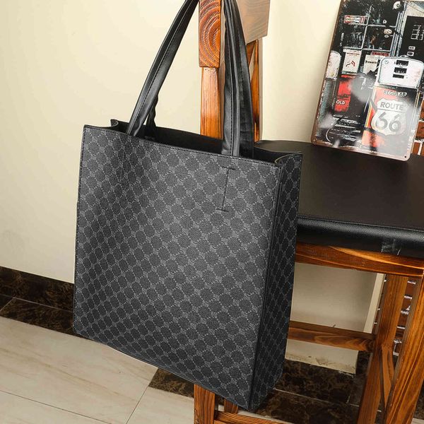 Briefcase Men's Vertical Handbag Simple Fashion Trend Bag Personalized Old Flower Street Commuting Business, Black;red
Briefcase Men's Vertical Handbag Simple Fashion Trend Bag Personalized Old Flower Street Commuting Business, Black;red