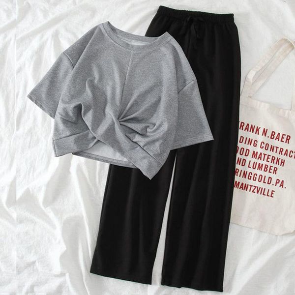 2021 women summer o-neck solid knot cropped t-shirts elastic high waist pants set ladies casual korean fashion 2 piece suit w76, White
2021 women summer o-neck solid knot cropped t-shirts elastic high waist pants set ladies casual korean fashion 2 piece suit w76, White