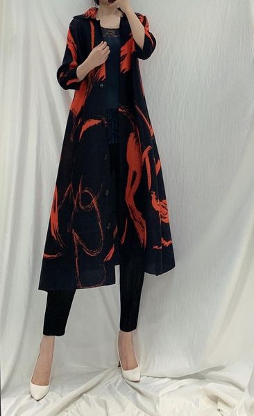 women's trench coats miyake folds, graffiti, loose, slim, long-sleeved, simple long skirt, can be used as a coat, multi-functional skir, Tan;black
women's trench coats miyake folds, graffiti, loose, slim, long-sleeved, simple long skirt, can be used as a coat, multi-functional skir, Tan;black
