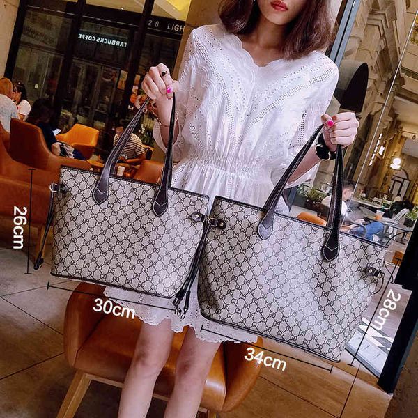 single shoulder bag zipper messenger personalized versatile large capacity portable women's purse
single shoulder bag zipper messenger personalized versatile large capacity portable women's purse
