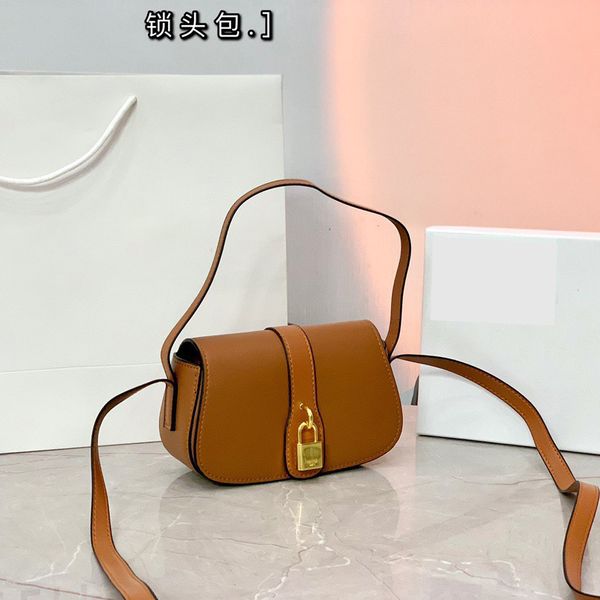 factory outlet design ins messenger 2021 new fashion korean women's mini portable saddle bag
factory outlet design ins messenger 2021 new fashion korean women's mini portable saddle bag