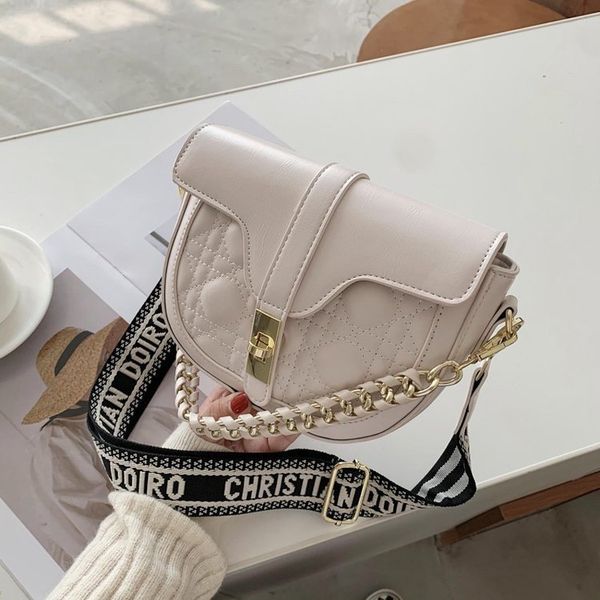 new styling single shoulder messenger portable small lock bag lady round women's handbags sale
new styling single shoulder messenger portable small lock bag lady round women's handbags sale