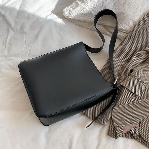 shoulder bags retro textured big bag women's fashion large capacity one-shoulder bucket
shoulder bags retro textured big bag women's fashion large capacity one-shoulder bucket