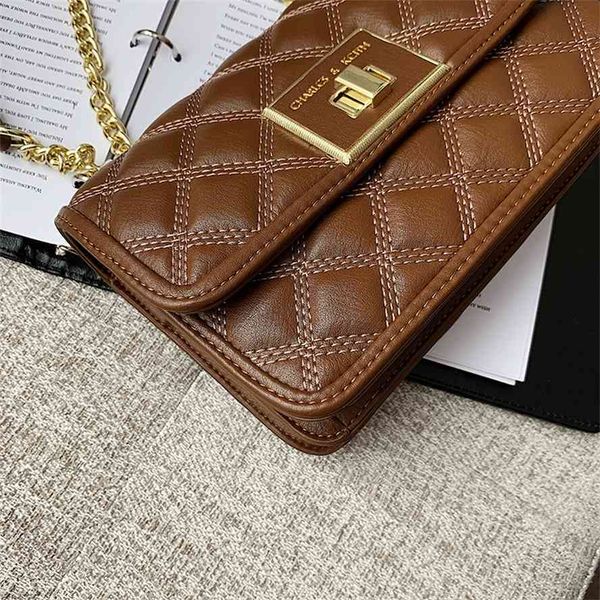 women's 2020 new fashion versatile messenger chain lingge small fragrance shoulder bag
women's 2020 new fashion versatile messenger chain lingge small fragrance shoulder bag