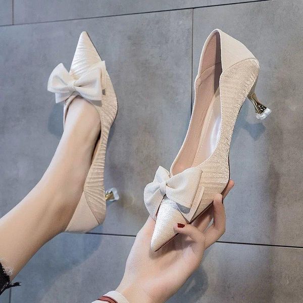 dress shoes women's high heels 2021 spring all-match temperament black shallow pointed single
dress shoes women's high heels 2021 spring all-match temperament black shallow pointed single