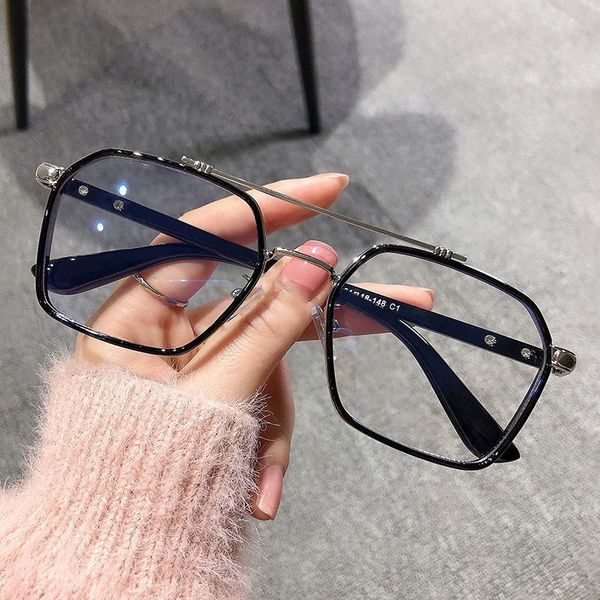 designer sunglasses suit mob glasses men's double beam pilot's frame women can equipped with lens myopia and color change anti blu, White;black
designer sunglasses suit mob glasses men's double beam pilot's frame women can equipped with lens myopia and color change anti blu, White;black