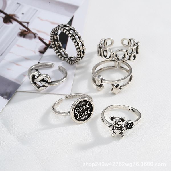 ring korea dongdamen s925 sterling silver wind love two-layer female heart-shaped index finger wide and narrow tail
ring korea dongdamen s925 sterling silver wind love two-layer female heart-shaped index finger wide and narrow tail