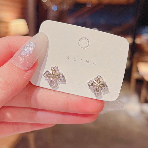 stud geometric and minimalist zirconia peplum earrings for women, Golden;silver
stud geometric and minimalist zirconia peplum earrings for women, Golden;silver