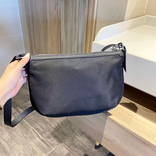 luxurys designers ladies 2022 saddle bags shoulder handbag women fashion purse mother handbags clutch underarm nylon totes bag letter chains
luxurys designers ladies 2022 saddle bags shoulder handbag women fashion purse mother handbags clutch underarm nylon totes bag letter chains