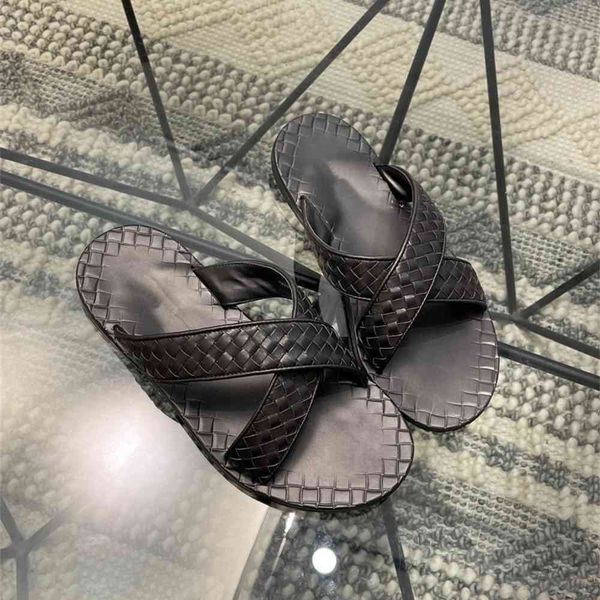 70% off wholesale sandals flip-flops summer new woven cowhide cross chaoren leisure leather sandals guangzhou men's shoes, Black
70% off wholesale sandals flip-flops summer new woven cowhide cross chaoren leisure leather sandals guangzhou men's shoes, Black