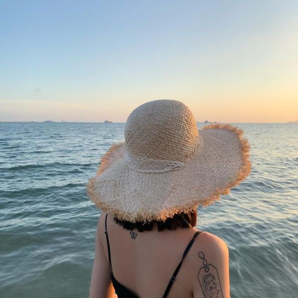 wide brim hats summer anti ultraviolet big straw hat hand woven outdoor vacation beach sun protection cover face female tide, Blue;gray
wide brim hats summer anti ultraviolet big straw hat hand woven outdoor vacation beach sun protection cover face female tide, Blue;gray