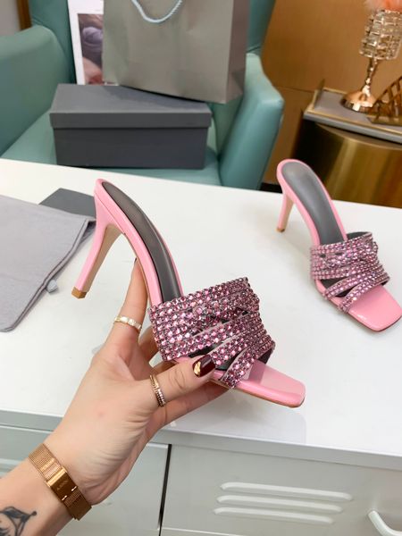 new arrival design luxury slippers multi-color comfortable trend fashionable print fashion size 35-42, Black
new arrival design luxury slippers multi-color comfortable trend fashionable print fashion size 35-42, Black