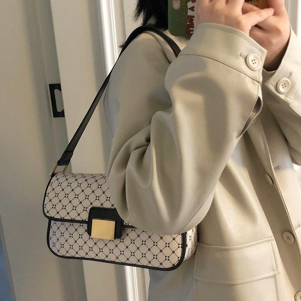 evening bags shoulder bag color matching geometric printing all-match retro underarm baguette fashion trend women
evening bags shoulder bag color matching geometric printing all-match retro underarm baguette fashion trend women