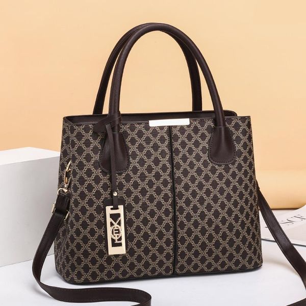 shoulder bags retro print ladies handbag 2021 fashion trend simple classic large capacity one messenger temperament lady
shoulder bags retro print ladies handbag 2021 fashion trend simple classic large capacity one messenger temperament lady