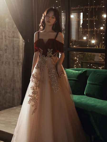 Classic Spaghetti Strap Off Shoulder A Line Pageant Party Gown Brilliant Appliques Backless Bandage Floor Length Evening Dress, As the photo
Classic Spaghetti Strap Off Shoulder A Line Pageant Party Gown Brilliant Appliques Backless Bandage Floor Length Evening Dress, As the photo