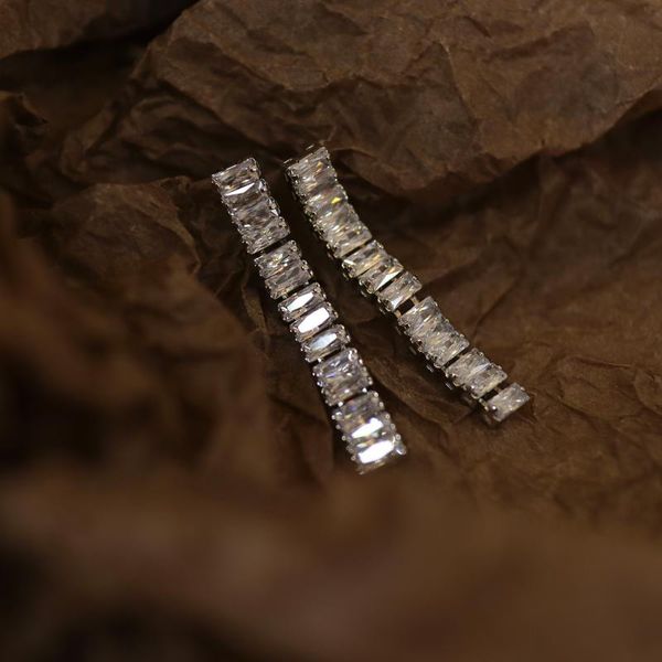dangle & chandelier temperament long earrings with shinning rhinestones 2021 fashion jewelry statement earings wholesale, Silver
dangle & chandelier temperament long earrings with shinning rhinestones 2021 fashion jewelry statement earings wholesale, Silver