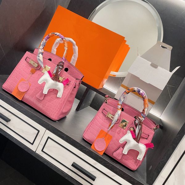 2 size luxury designer bag handbags in various colors 5a crocodile pattern cowhide design famous ladies handbag shoulder bags big shopping t
2 size luxury designer bag handbags in various colors 5a crocodile pattern cowhide design famous ladies handbag shoulder bags big shopping t