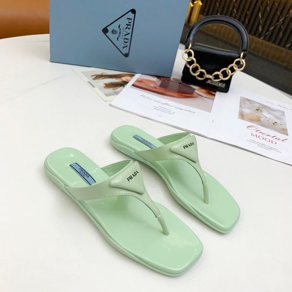 summer 2021 new triangle label clip toe slipper flat bottom comfortable flip flop anti slip exterior fashion clip foot slipper ysj, Black
summer 2021 new triangle label clip toe slipper flat bottom comfortable flip flop anti slip exterior fashion clip foot slipper ysj, Black