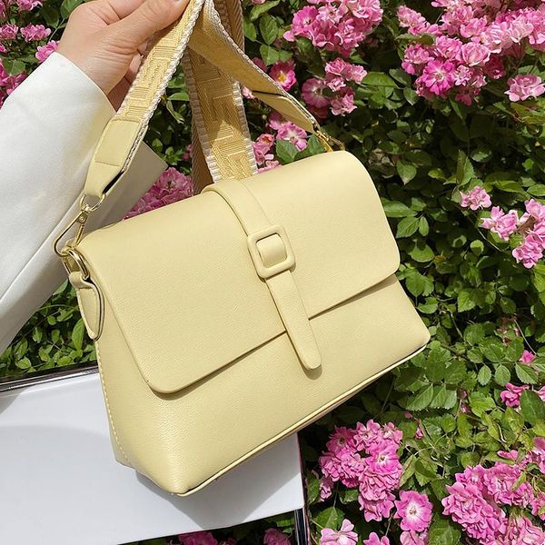 evening bags 2021 fashion trendy wide band pu leather women's shoulder messenger bag simple small square sac luxe femme
evening bags 2021 fashion trendy wide band pu leather women's shoulder messenger bag simple small square sac luxe femme