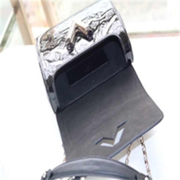 brand designer luxury py3s m50308 patent leather print flip shoulder bag black women handbags iconic bags handles shoulder bags totes cr, Red;black
brand designer luxury py3s m50308 patent leather print flip shoulder bag black women handbags iconic bags handles shoulder bags totes cr, Red;black