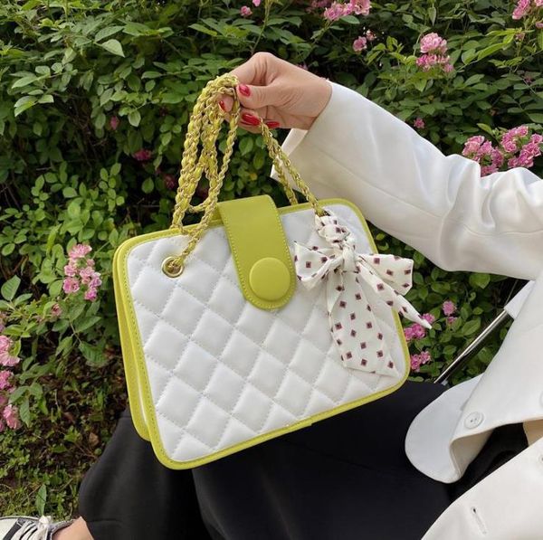 female 2021 summer small square shoulder messenger bag fashion retro diamond chain armpit bags
female 2021 summer small square shoulder messenger bag fashion retro diamond chain armpit bags