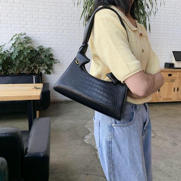 cross body high-quality texture atmospheric underarm bag 2021 spring fashion women's designer crocodile pattern messenger
cross body high-quality texture atmospheric underarm bag 2021 spring fashion women's designer crocodile pattern messenger