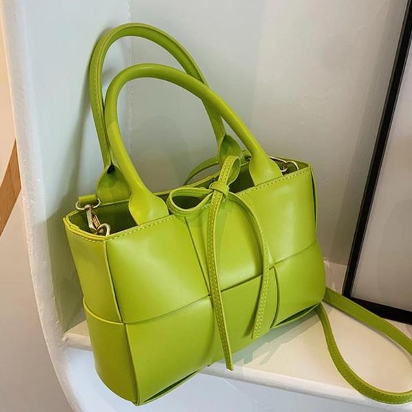 cross body weave square tote bag 2021 fashion high-quality pu leather women's designer handbag shoulder messenger
cross body weave square tote bag 2021 fashion high-quality pu leather women's designer handbag shoulder messenger