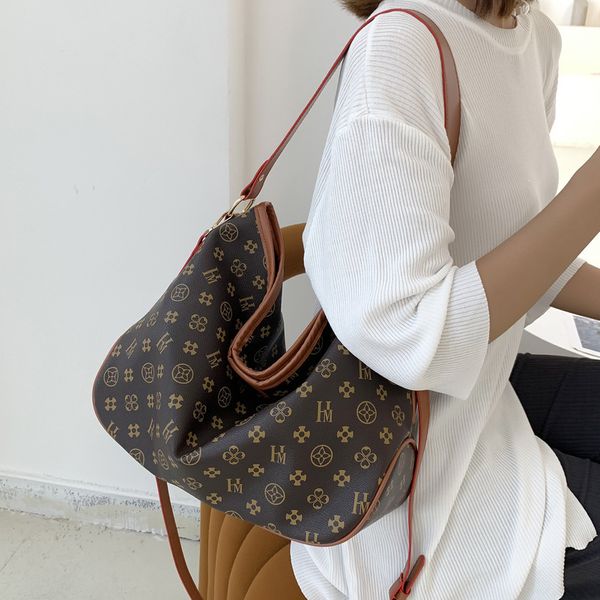 factory direct sale 75% off premium 2021 new autumn single shoulder armpit messenger women's net red foreign style versatile bucket bag
factory direct sale 75% off premium 2021 new autumn single shoulder armpit messenger women's net red foreign style versatile bucket bag
