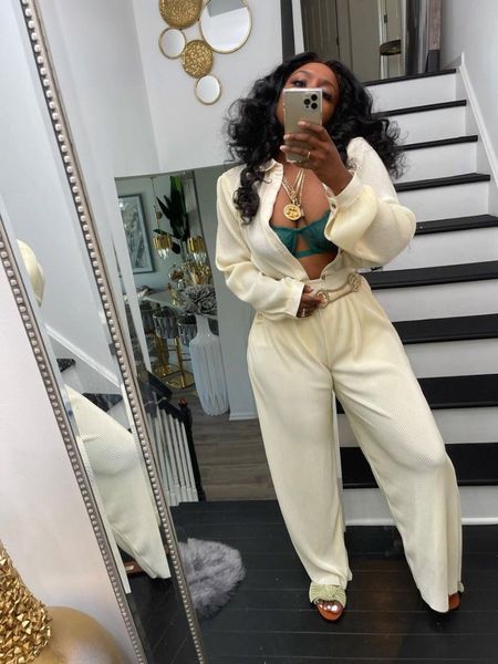 women's two piece pants 2021 autumn winter individual character appeal cardigan recreational wide leg set, White
women's two piece pants 2021 autumn winter individual character appeal cardigan recreational wide leg set, White