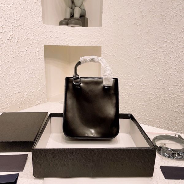 genuine leather handbag chain bag hobo shoulder purses women luxurys fashion designers bags female clutch classic girl handbags
genuine leather handbag chain bag hobo shoulder purses women luxurys fashion designers bags female clutch classic girl handbags