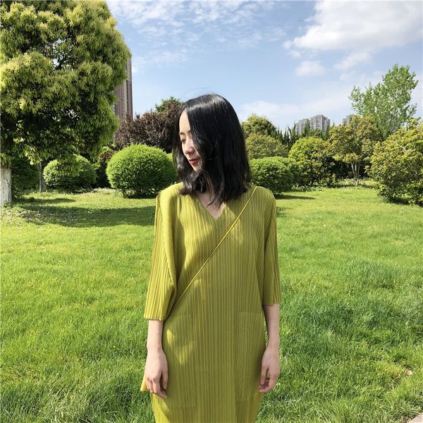 2021 new pleated fall summer pocket v-neck silhouette mid-length women ag92, Black;gray
2021 new pleated fall summer pocket v-neck silhouette mid-length women ag92, Black;gray
