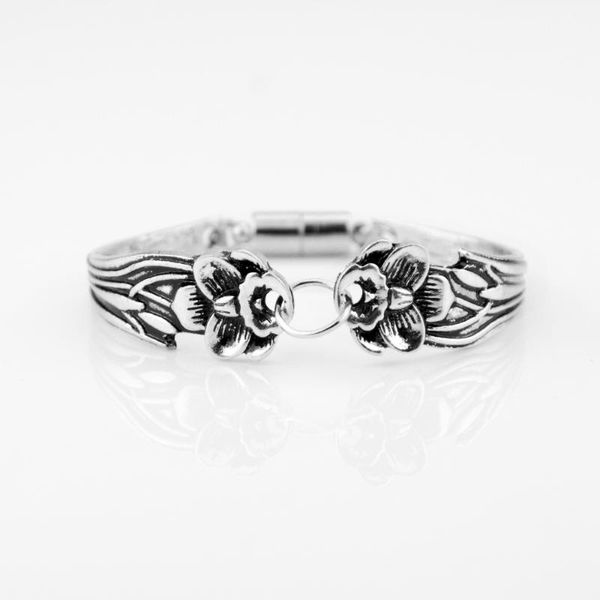 charm bracelets multi-design lily flower spoon bracelet bangle for women girl unique magnet lobster buckle, Golden;silver
charm bracelets multi-design lily flower spoon bracelet bangle for women girl unique magnet lobster buckle, Golden;silver