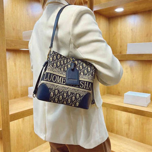 80% off shop clearance new style personality trend single shoulder bag large capacity portable princess of wales bag fashion diagonal bag fe
80% off shop clearance new style personality trend single shoulder bag large capacity portable princess of wales bag fashion diagonal bag fe