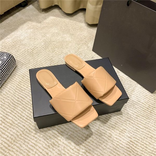 2022designer sandals ladies summer leather slippers beach flip flops flat non-slip shoes fashion outdoor high heels diamond plaid slides 35-, Black
2022designer sandals ladies summer leather slippers beach flip flops flat non-slip shoes fashion outdoor high heels diamond plaid slides 35-, Black