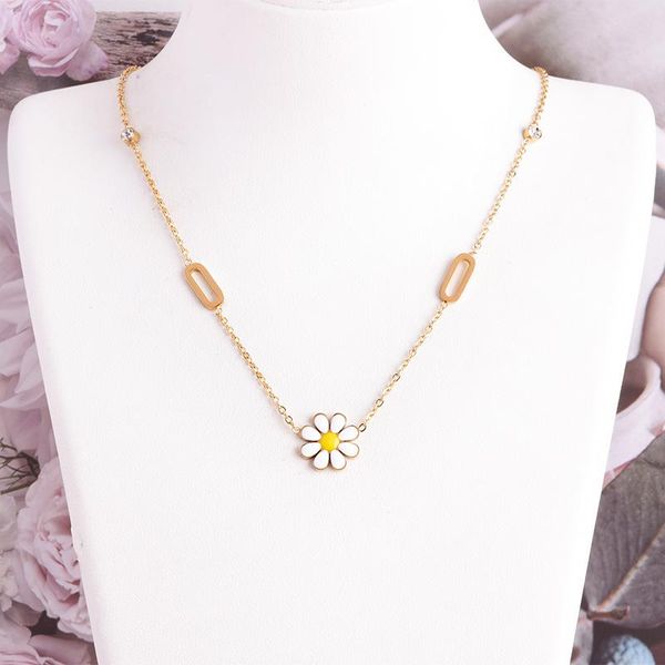 pendant necklaces 2021 korea fashion small daisy flower necklace for women titanium stainless steel jewelry charms wholesale, Silver
pendant necklaces 2021 korea fashion small daisy flower necklace for women titanium stainless steel jewelry charms wholesale, Silver