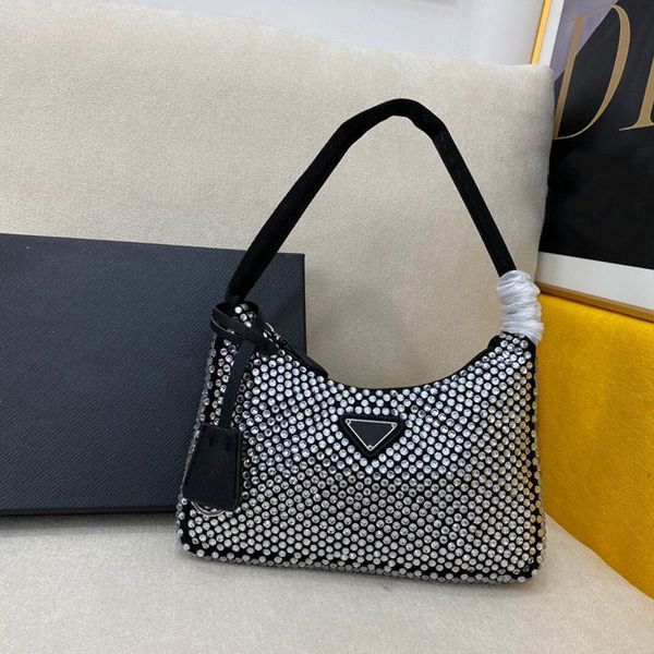 shiny, shoulder bag 2021, womenbrands, luxury goods, fashion, ladies, parties, polished handbags and purses
shiny, shoulder bag 2021, womenbrands, luxury goods, fashion, ladies, parties, polished handbags and purses