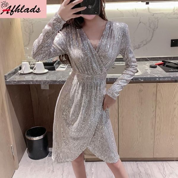 autumn new product v-neck women dress female sequined slim high waist nightclub party irregular knee-length vestidos, Black;gray
autumn new product v-neck women dress female sequined slim high waist nightclub party irregular knee-length vestidos, Black;gray