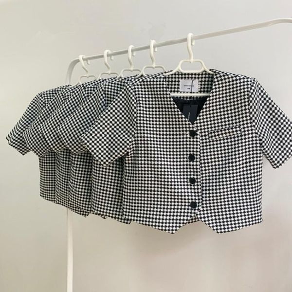women's jackets 2021 summer french retro houndstooth short jacket women v-neck small short-sleeved top, Black;brown
women's jackets 2021 summer french retro houndstooth short jacket women v-neck small short-sleeved top, Black;brown