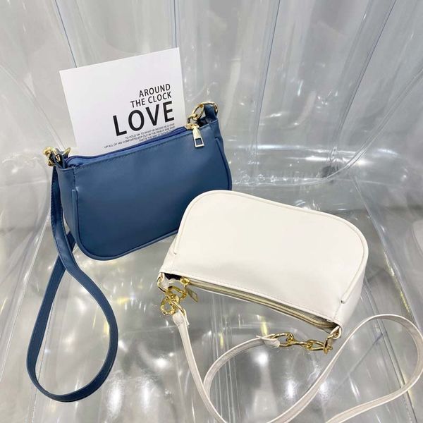 retro handbags for women pu leather shoulder totes underarm vintage chains handle bag female small subaxillary bags clutch
retro handbags for women pu leather shoulder totes underarm vintage chains handle bag female small subaxillary bags clutch
