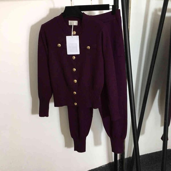 2021ss designer wool knit sweaters 2 piece suit bloomers sweater hoodies sports suit waist slimming autumn long-sleeved casual suit wholesal, White
2021ss designer wool knit sweaters 2 piece suit bloomers sweater hoodies sports suit waist slimming autumn long-sleeved casual suit wholesal, White