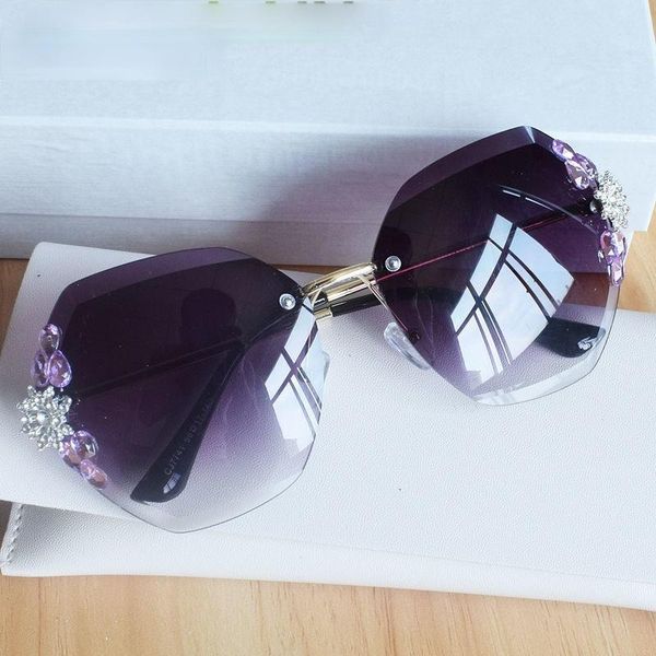 sunglasses fashion gradient lens women oversized rimless sun glasses bling rhinestone eyeglasses vintage shades wholesale 2021, White;black
sunglasses fashion gradient lens women oversized rimless sun glasses bling rhinestone eyeglasses vintage shades wholesale 2021, White;black