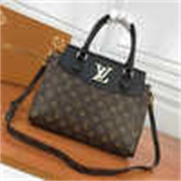 bag brand designer luxury m66816 new large-capacity ladies handbag shoulder bag handbags iconic handles shoulder bags totes cross body c
bag brand designer luxury m66816 new large-capacity ladies handbag shoulder bag handbags iconic handles shoulder bags totes cross body c