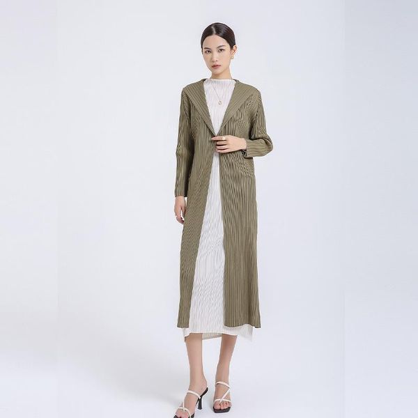women's trench coats autumn temperament versatile coat v-neck long sleeve large windbreaker, Tan;black
women's trench coats autumn temperament versatile coat v-neck long sleeve large windbreaker, Tan;black