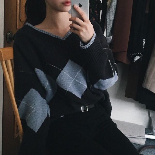 women's sweaters whimsical girl large v-neck diamond plaid color loose cover, White;black
women's sweaters whimsical girl large v-neck diamond plaid color loose cover, White;black