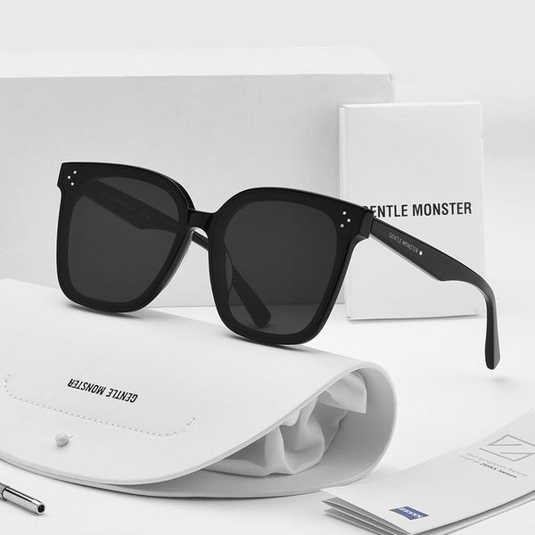 sunglasses vintage for men and women, gm brand, stylist, stylish, fashionable, her dreamer17 myma solo lang, 2021, White;black
sunglasses vintage for men and women, gm brand, stylist, stylish, fashionable, her dreamer17 myma solo lang, 2021, White;black