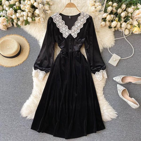 velvet dress women autumn winter new floral lace splicing v-neck long sleeve slim high waist a-line vintage party dresses robe, Black;gray
velvet dress women autumn winter new floral lace splicing v-neck long sleeve slim high waist a-line vintage party dresses robe, Black;gray
