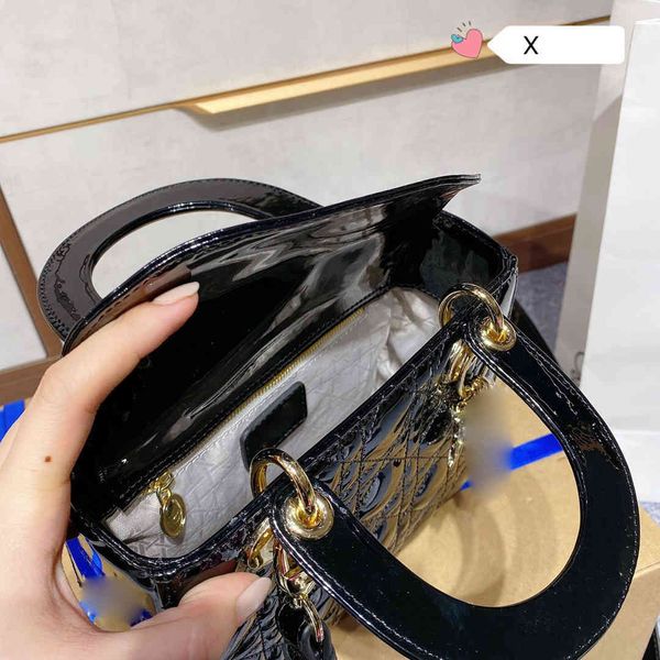 handbags patent women leather princess bag dijia hardware letter pendant business lingge full zmm
handbags patent women leather princess bag dijia hardware letter pendant business lingge full zmm